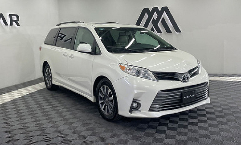 Toyota Sienna 2018...