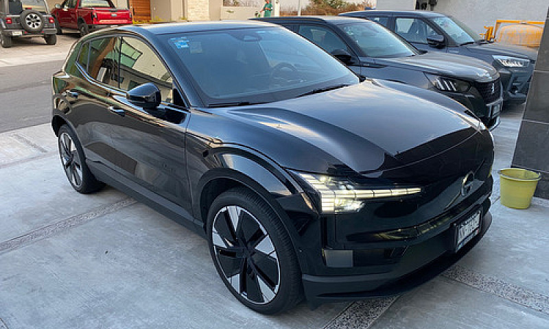 Volvo Ex30 Eléctrico...