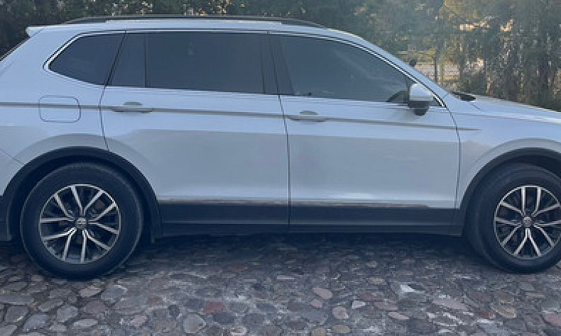 Volkswagen Tiguan 1....