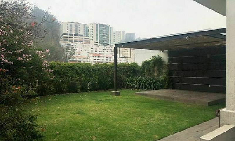 Casa Con Jardín, Ter...