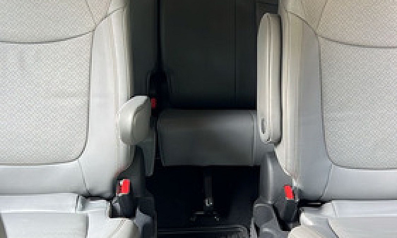 Toyota Sienna Híbrid...