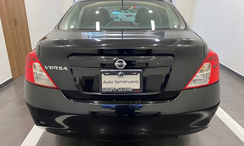 Nissan Versa 2012...