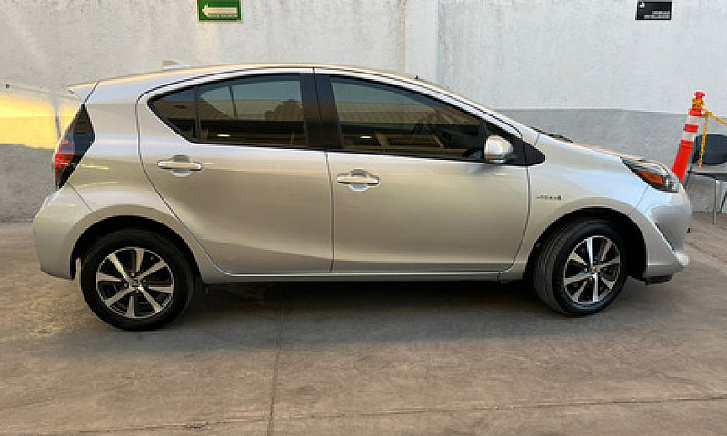 Toyota Prius 2020...