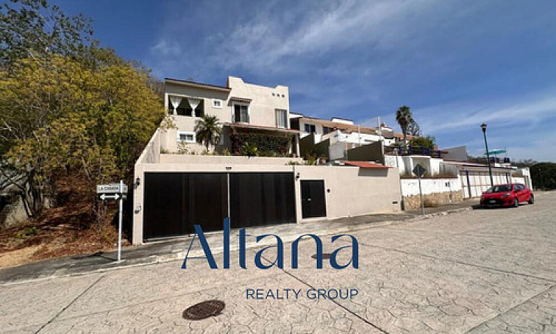 Casa En Venta En Zon...