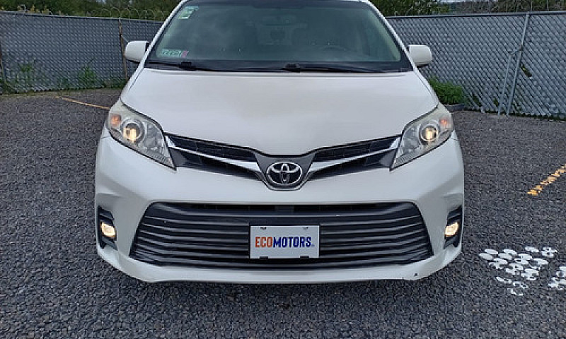 Toyota Sienna 2018...