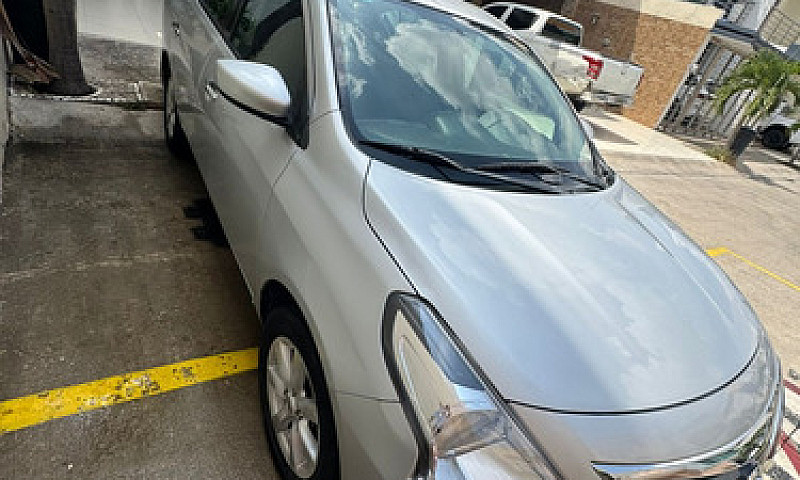 Nissan Versa 1.6 Sen...