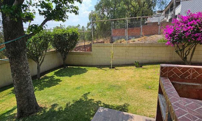 Venta De Casa En Lom...