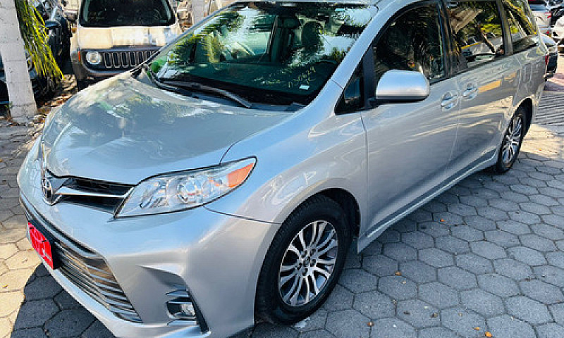 Toyota Sienna 2020...