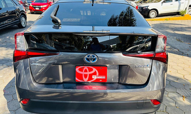 Toyota Prius 2020...