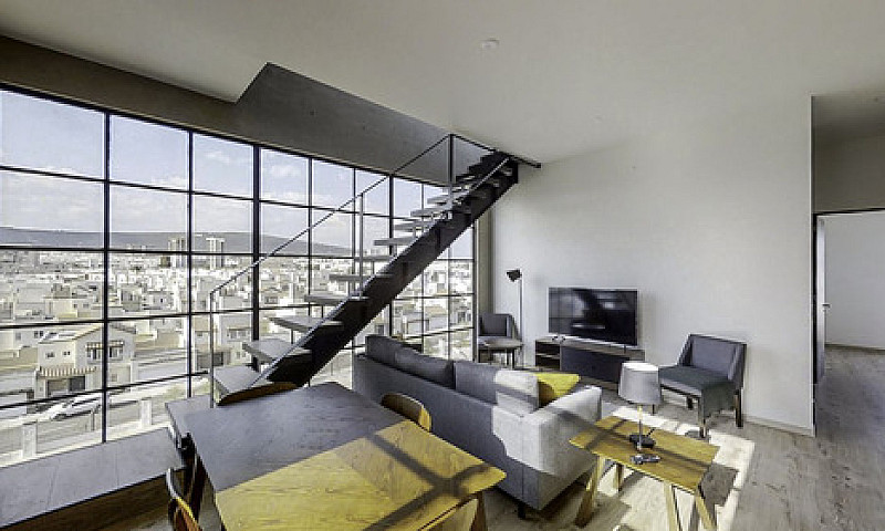 Pent House Con Roof ...