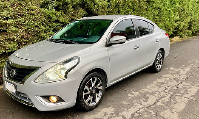 Nissan Versa 1.6 Exc...