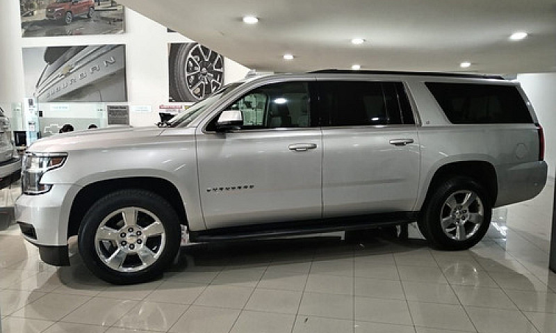 Chevrolet Suburban 2...
