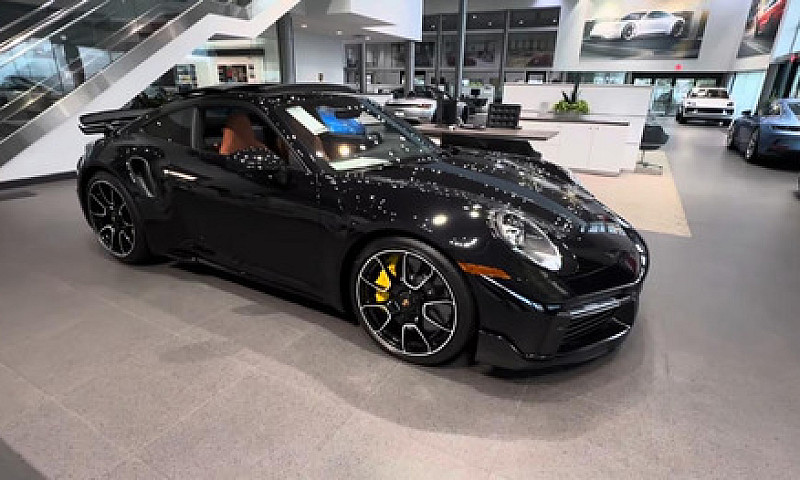 Porsche 911 Turbo S...
