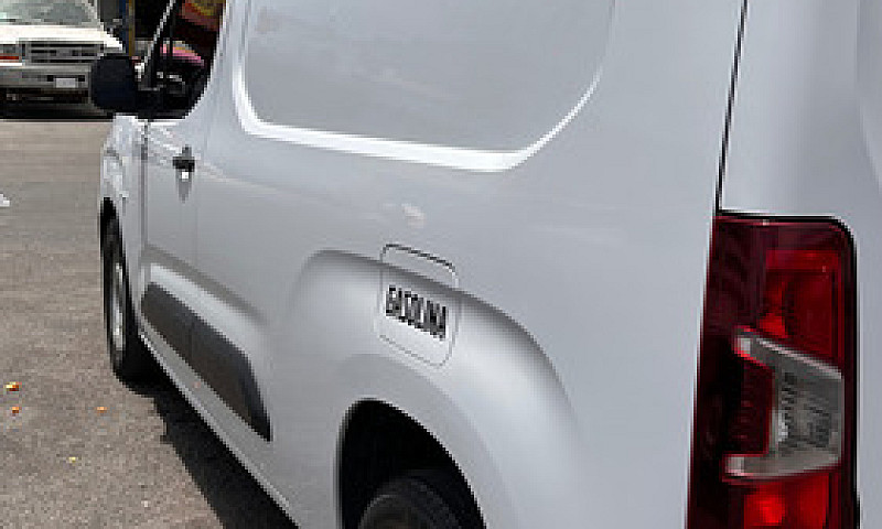 Peugeot Partner 1.2L...