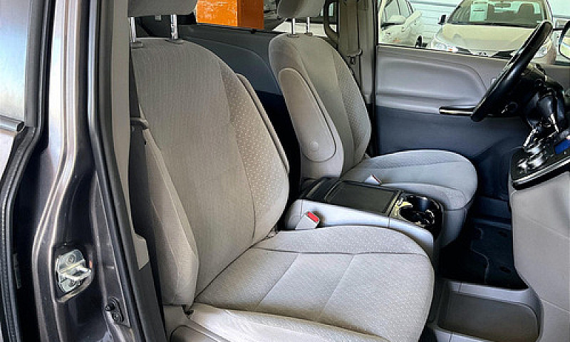 Toyota Sienna 2019...