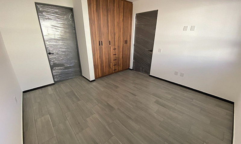 Cómoda Casa De Una P...