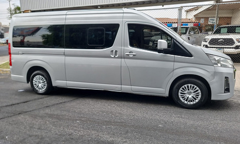 Toyota Hiace 2022 Pa...