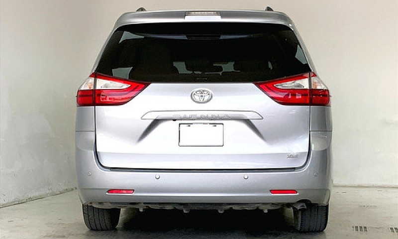 Toyota Sienna 2016...