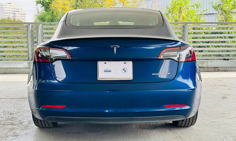 Tesla Model 3 5P Paq...