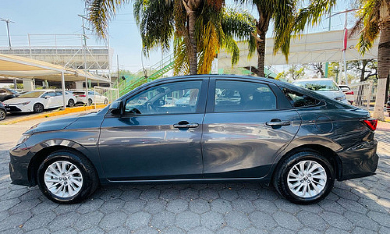 Toyota Yaris 2023...