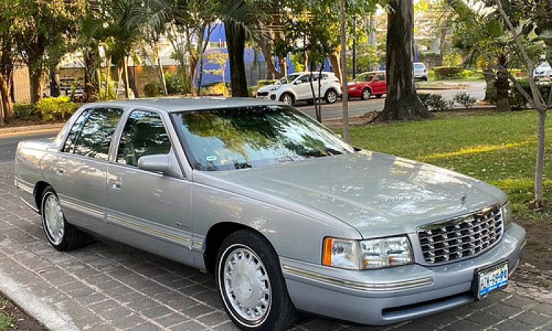 Cadillac Deville 4.6...