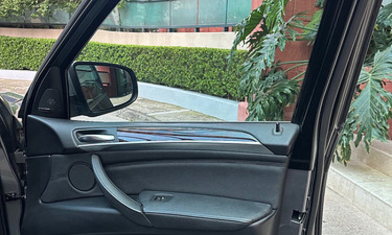 Bmw X5 5.0I Security...