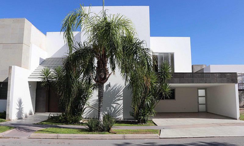 Casa En Venta Las Vi...