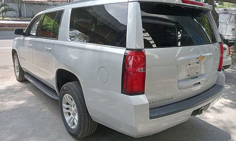 Chevrolet Suburban 2...