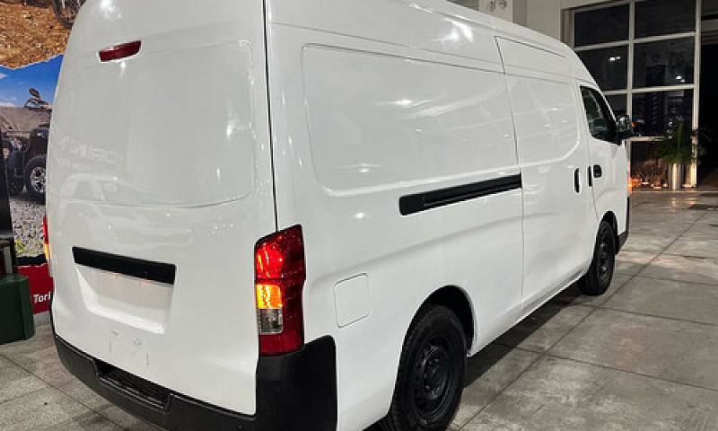 Nissan Urvan 2021...