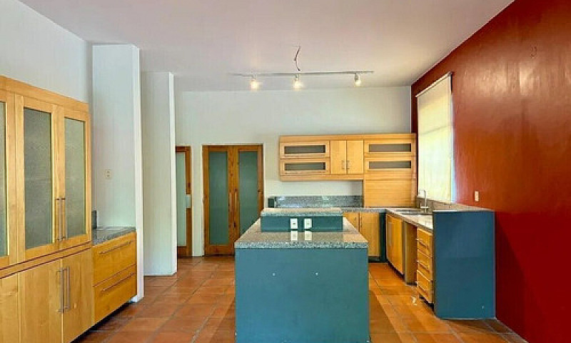Amplia Residencia En...
