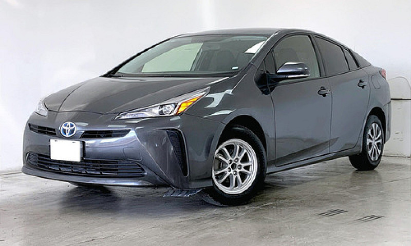 Toyota Prius 2021...