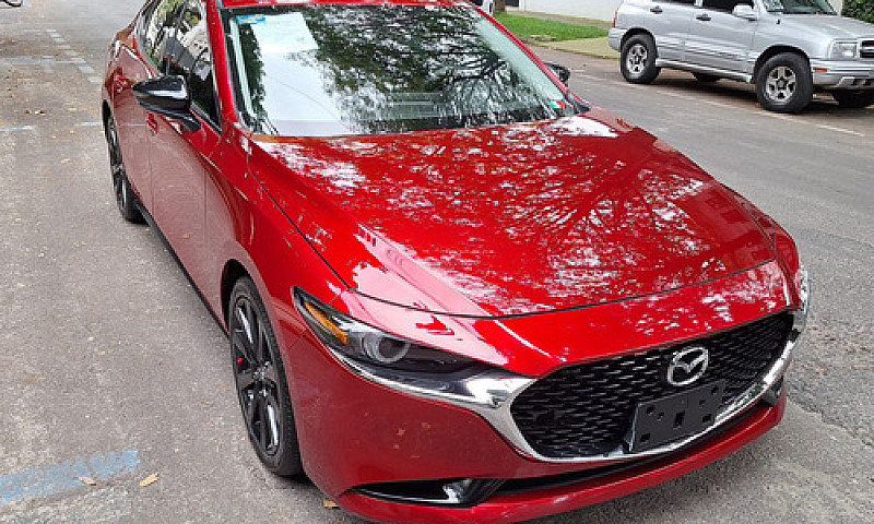 Mazda 3 Signature...