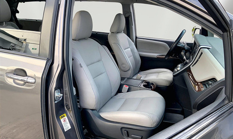 Toyota Sienna 2017...