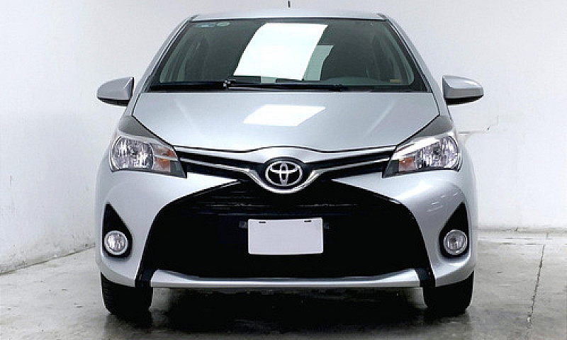 Toyota Yaris 2015...
