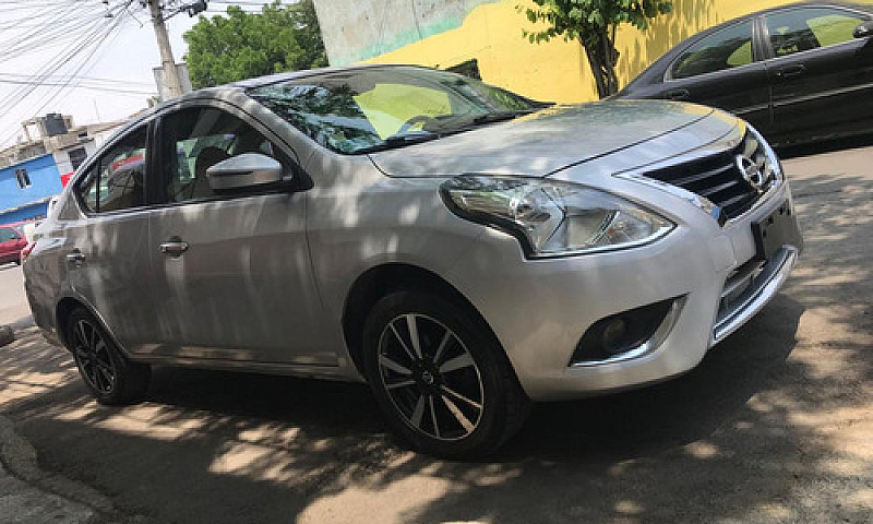 Nissan Versa 1.6 Exc...