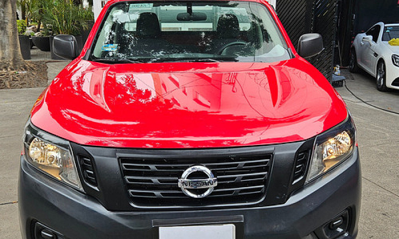 Nissan Np300 Estacas...