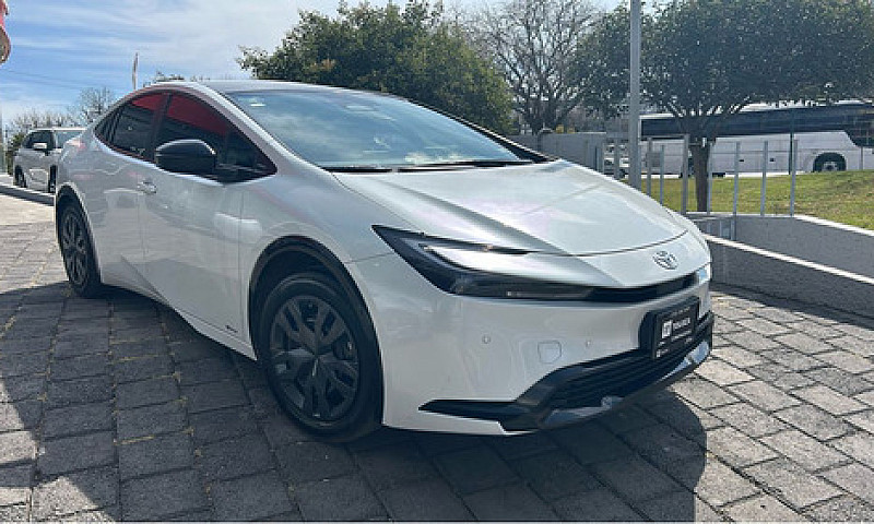 Toyota Prius 2023...