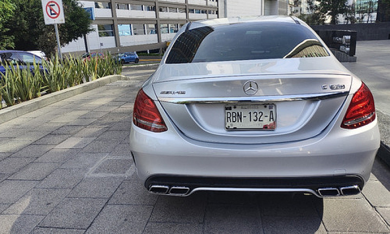 Mercedes-Benz  Clase...