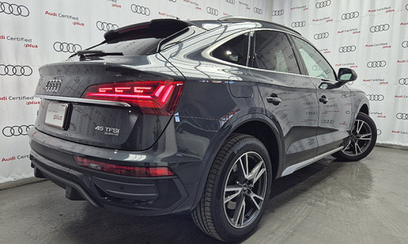 Audi  Q5  2024...