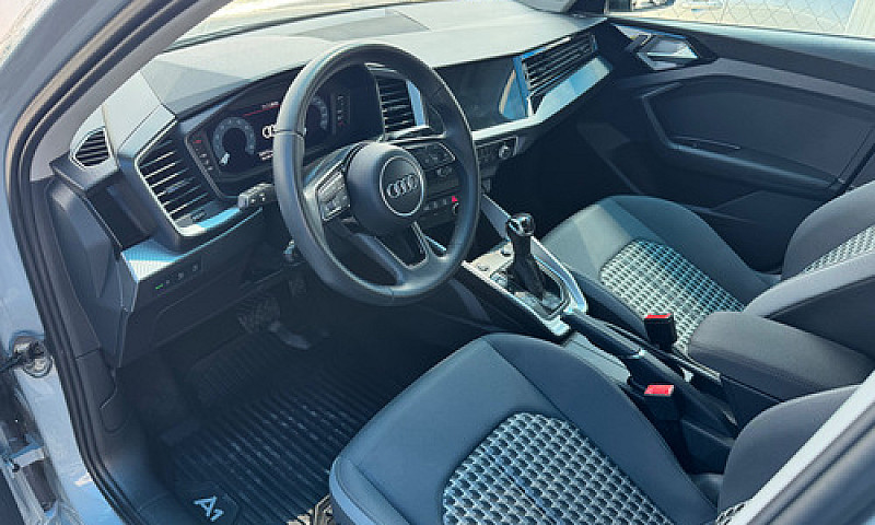 Audi A1 1. 5 Sportba...