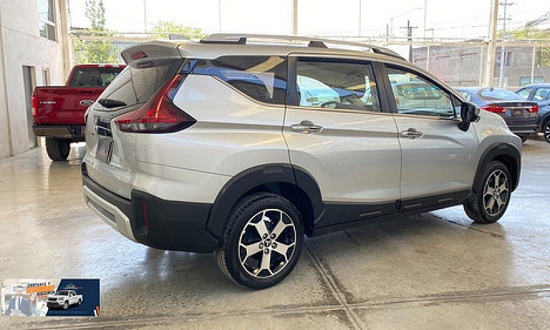 Mitsubishi Xpander 2...