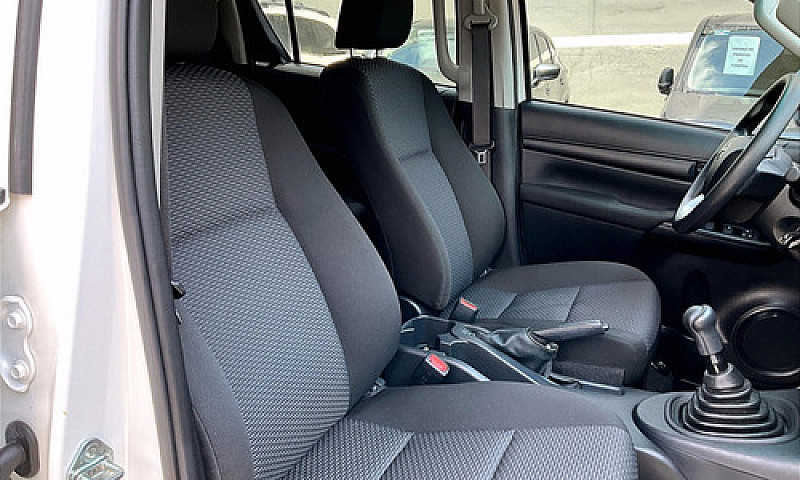 Toyota Hilux 2022...