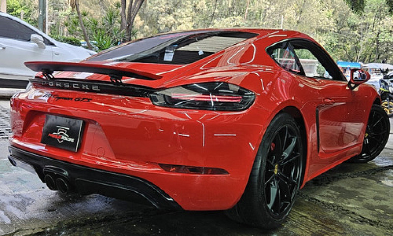 Porsche Cayman 2018...