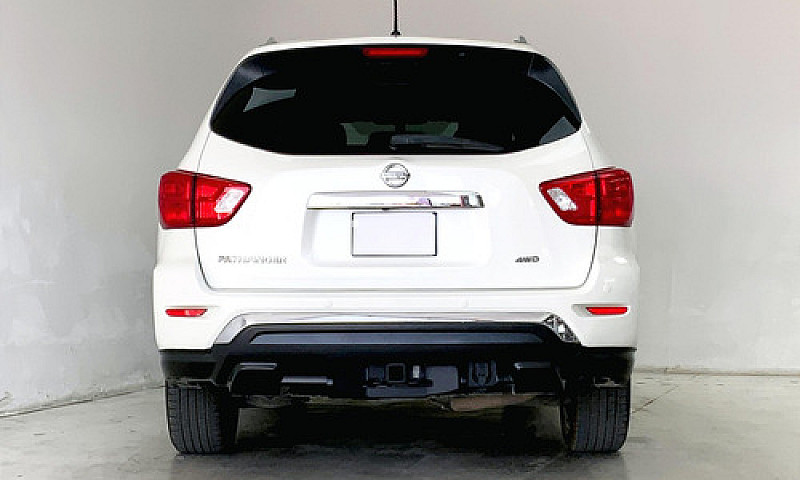 Nissan Pathfinder 20...