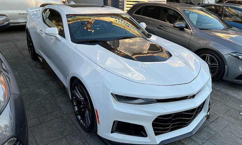 Chevrolet Camaro Zl1...