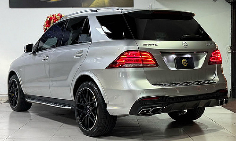 Unico Mercedes-Benz ...