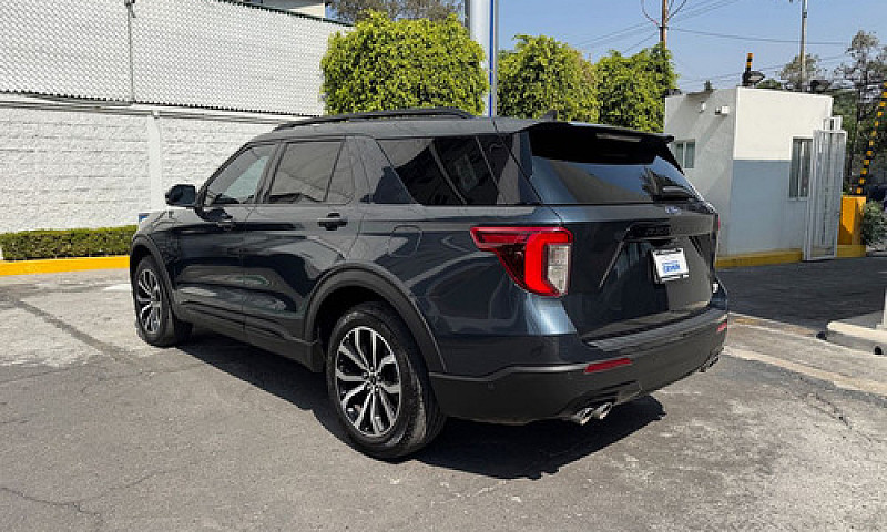 Ford Explorer 2022...