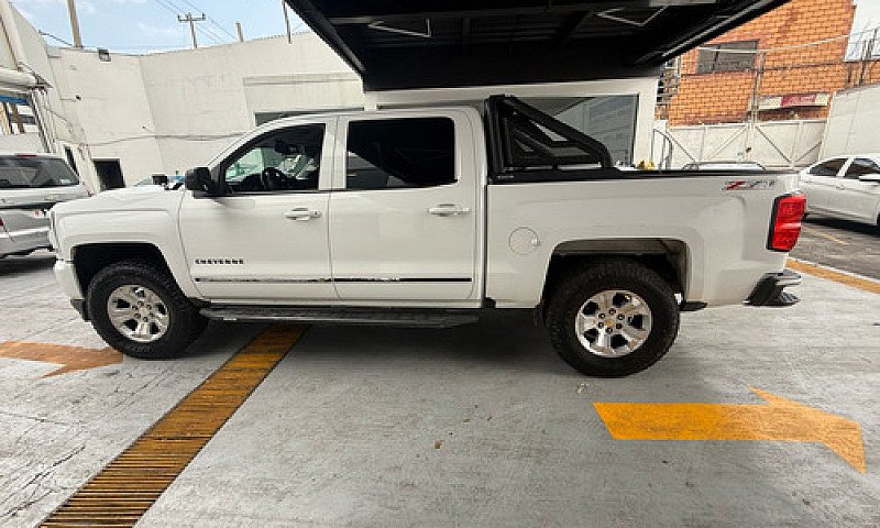 Chevrolet Cheyenne 2...