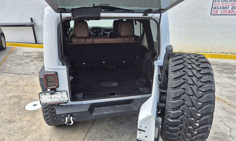 Jeep Wrangler 3.7 Un...