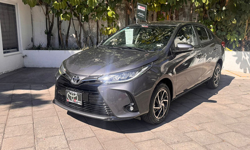 Toyota Yaris 2021...